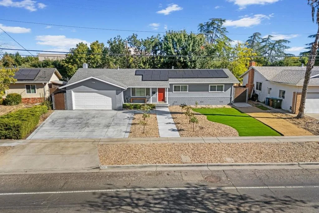 Photo of 105 Ridgerock Drive