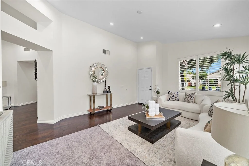 Photo of 974 Silvercreek Road