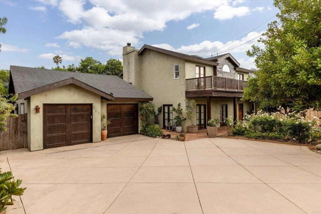 Photo of 627 Ezee Street