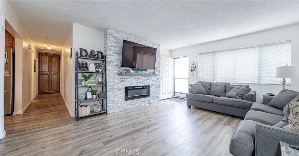 Photo of 10921 Walnut