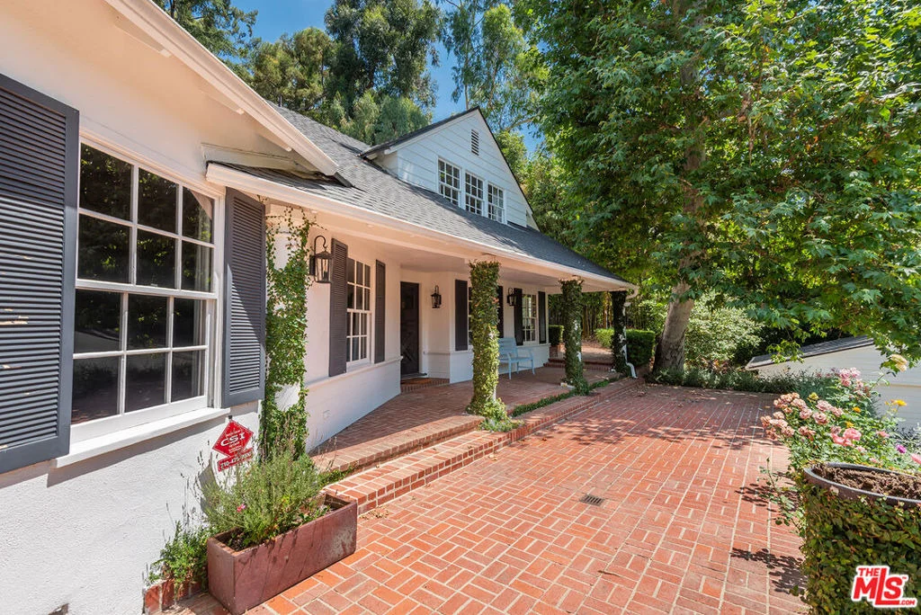 Photo of 9305 Hazen Drive