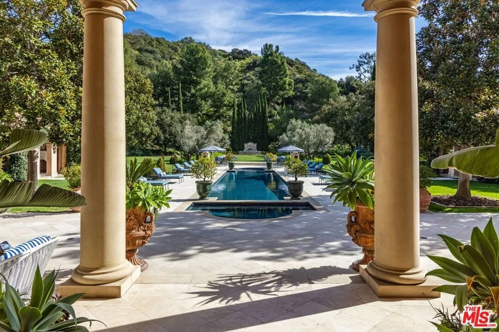 Photo of 77 Beverly Park Lane
