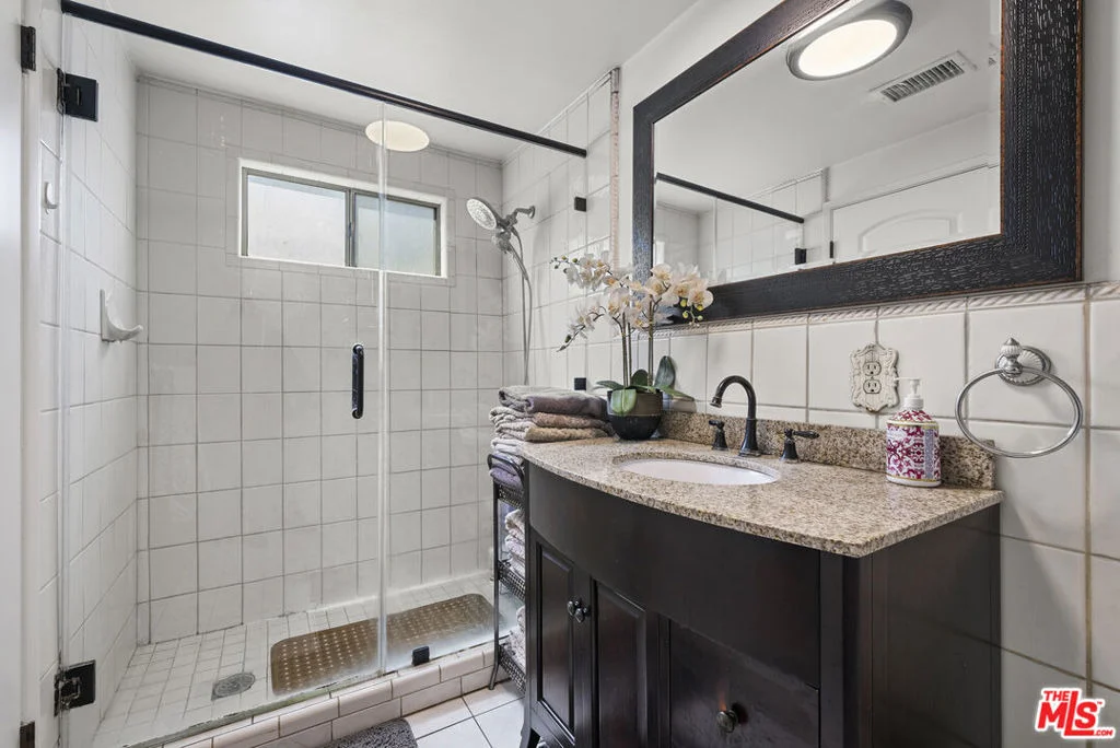 Photo of 10411 Saint James Avenue