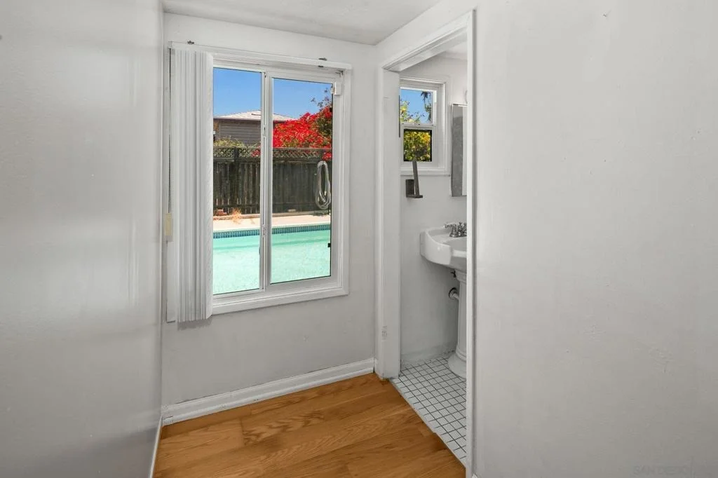 Photo of 2463 Hardy