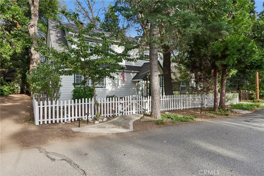 Photo of 229 Hemlock Drive