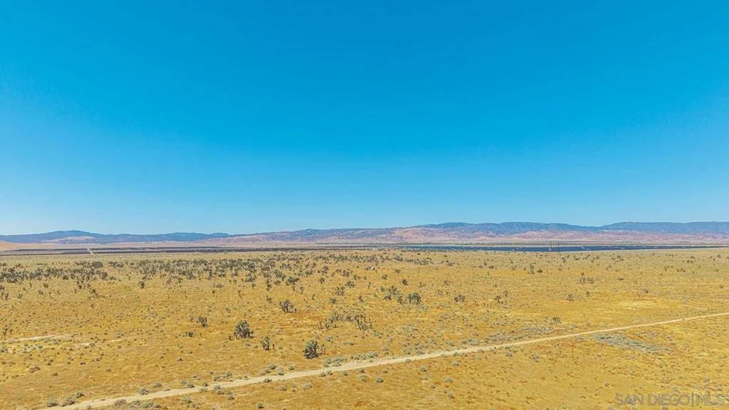 Photo of 0 W AVE B