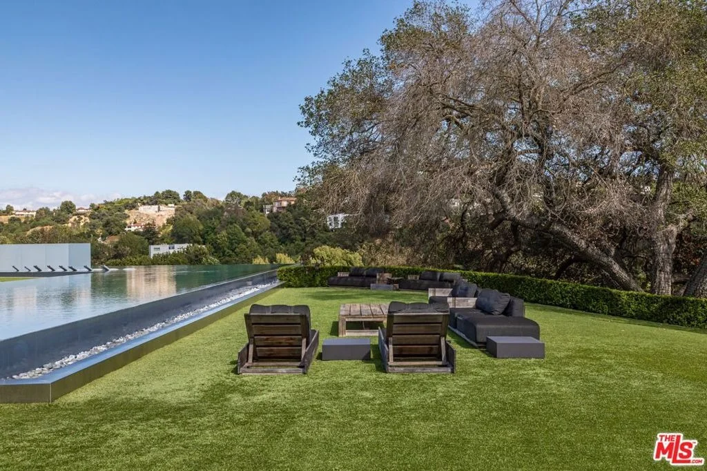 Photo of 2571 Wallingford Drive