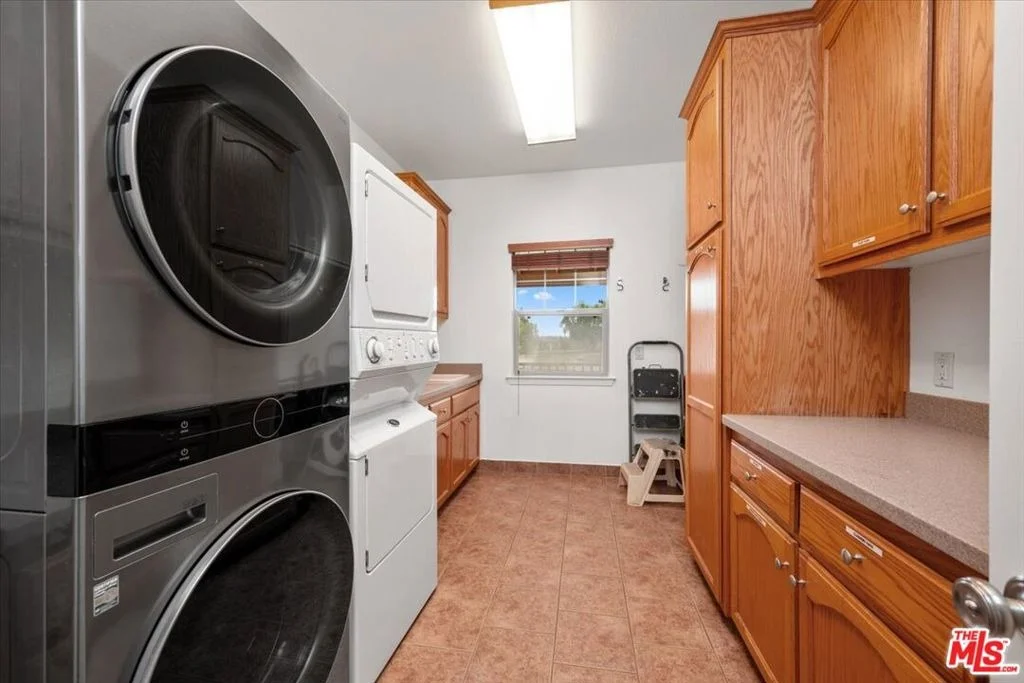Photo of 230 Hans Place