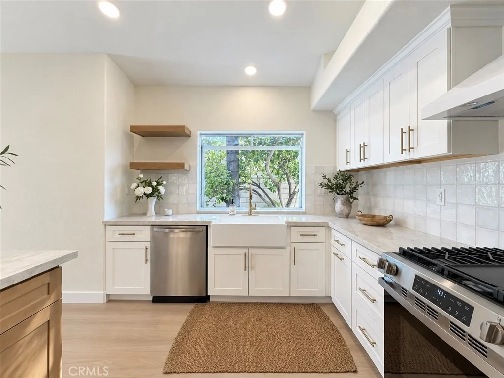 Photo of 35584 Larkspur