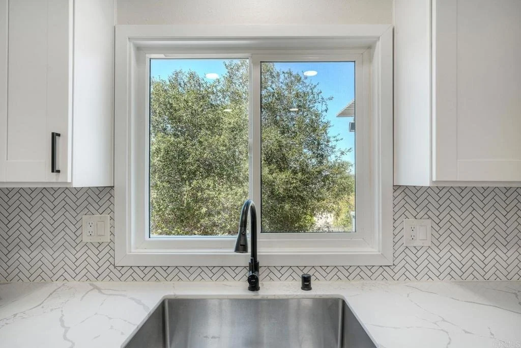 Photo of 2449 Primrose Ave