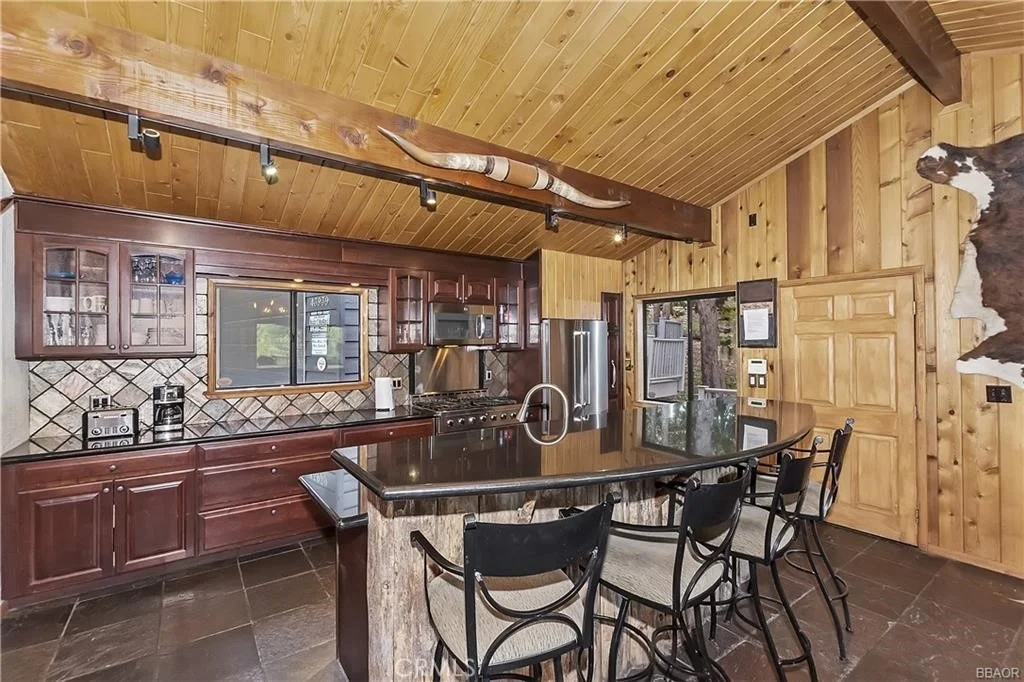 Photo of 43939 Yosemite Drive