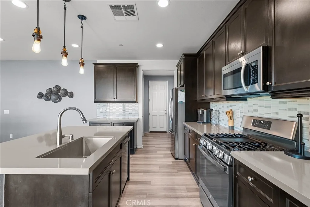 Photo of 6949 Beale