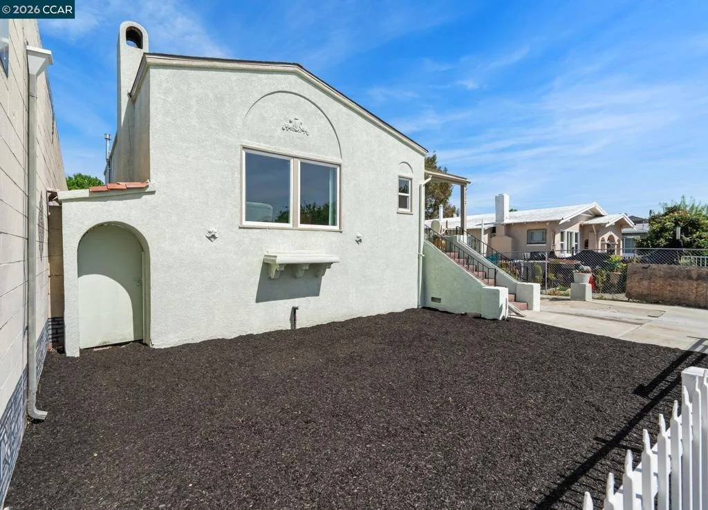Photo of 272 W 10Th St