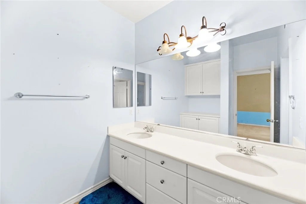 Photo of 39894 Camden Court