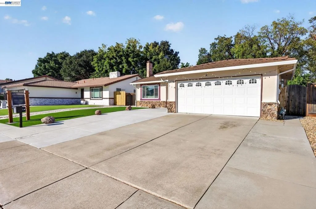Photo of 32245 Chechester Dr