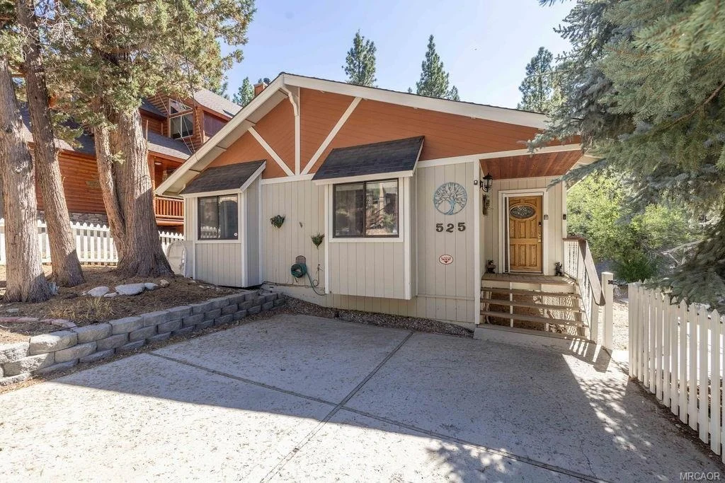 Photo of 525 Bernhardt Lane