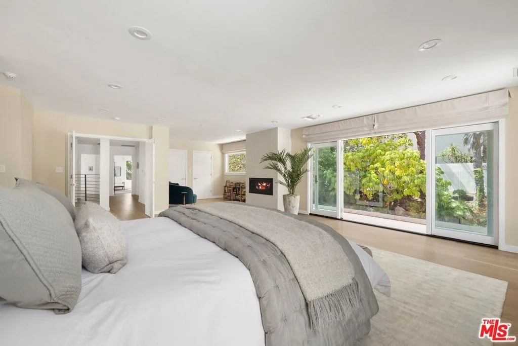Photo of 1431 Stradella Road