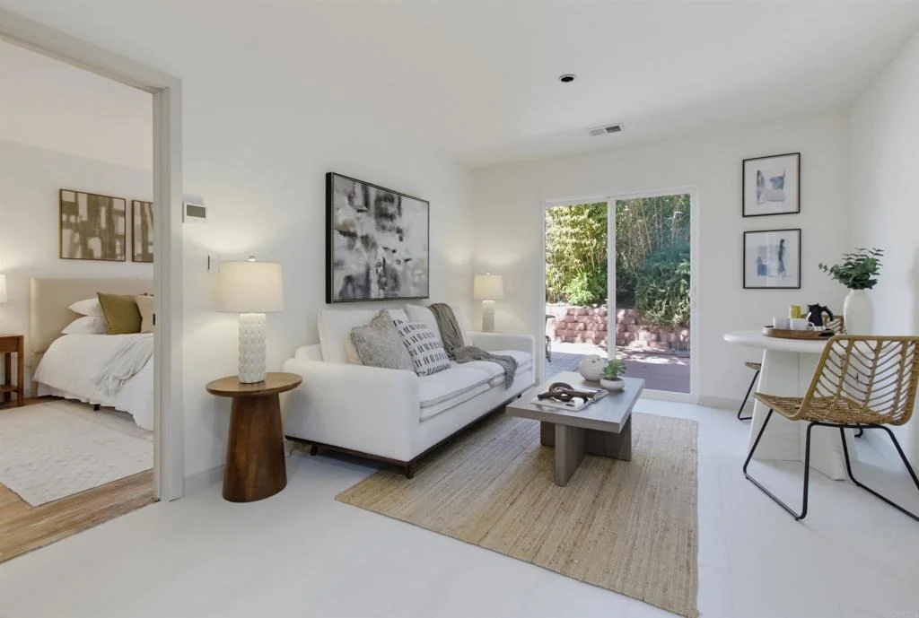 Photo of 4580 El Mirlo