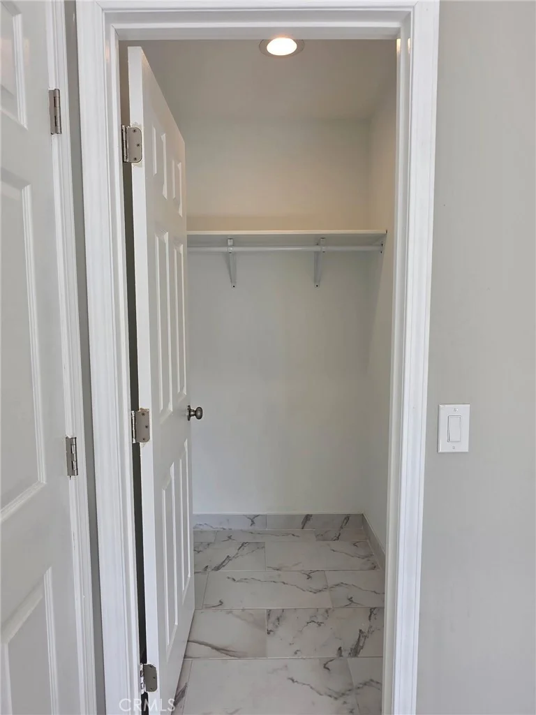 Photo of 419 W Devonshire Avenue