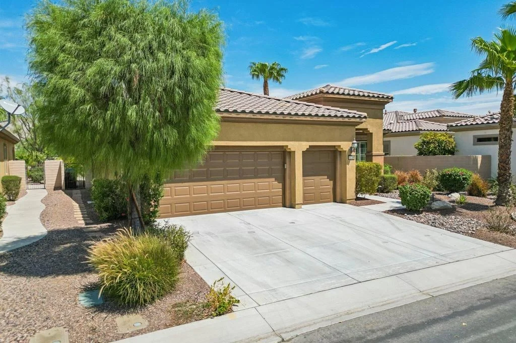 Photo of 81216 Avenida Colonias