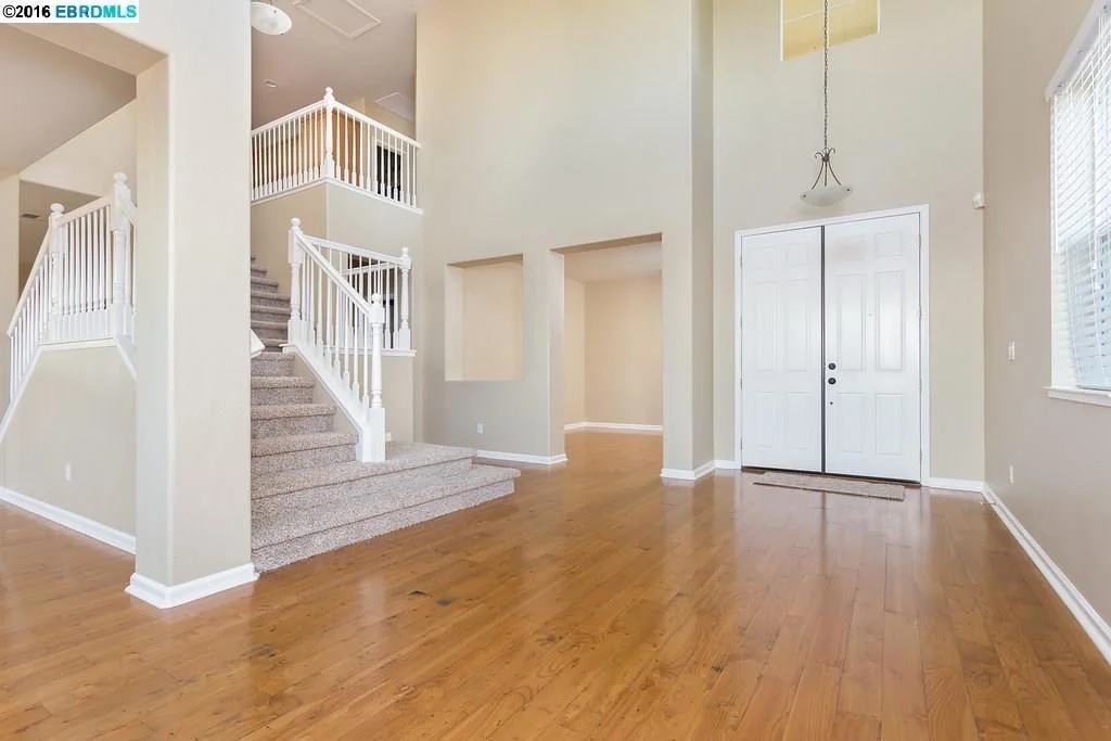 Photo of 576 PEARSON DR