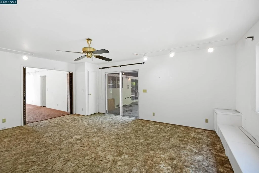 Photo of 121 Violet Rd
