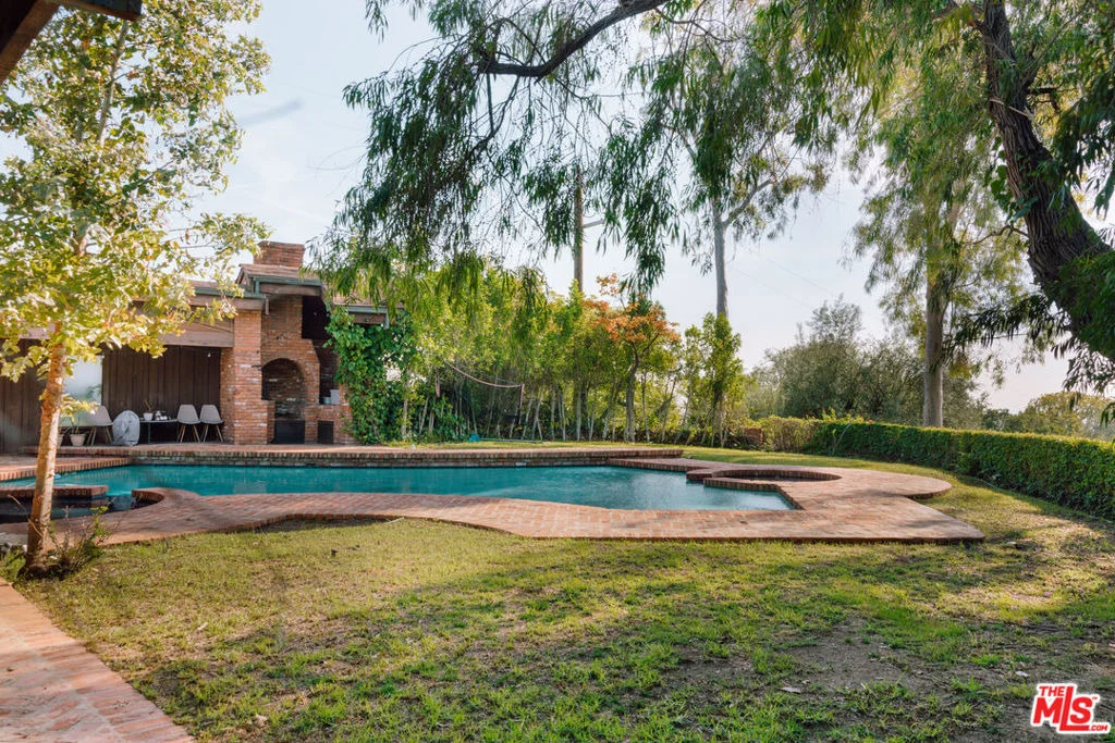 Photo of 1355 Beverly Estates Drive