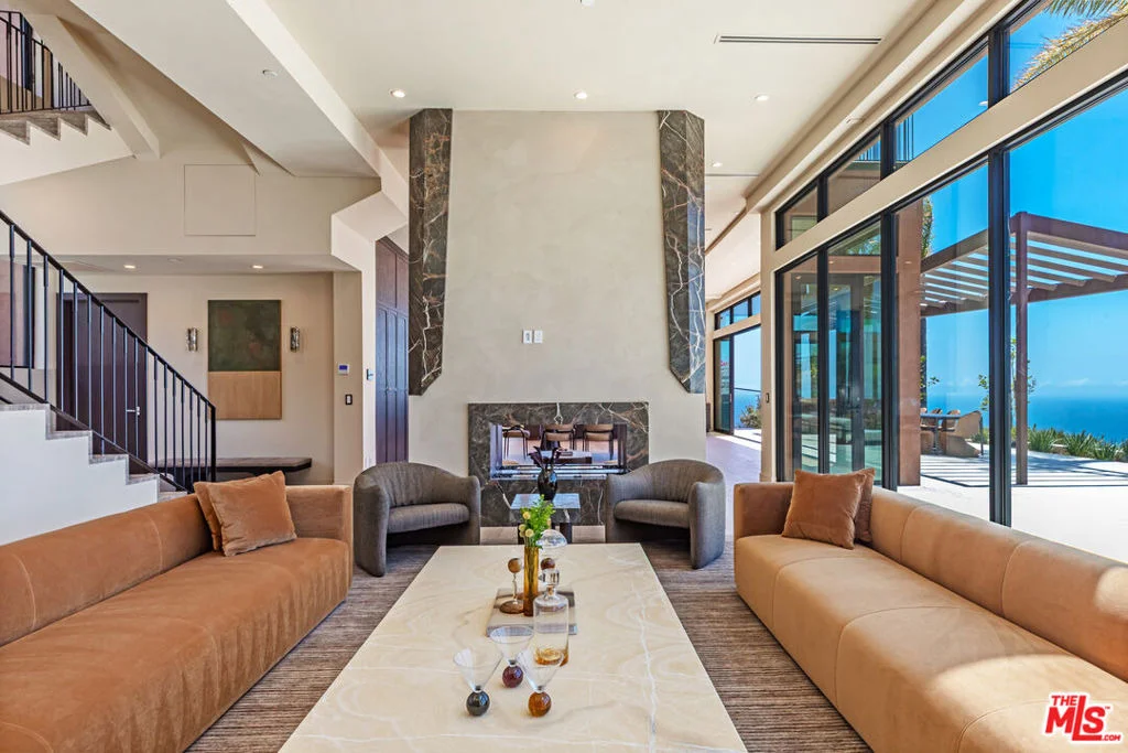 Photo of 4346 Avenida De La Encinal