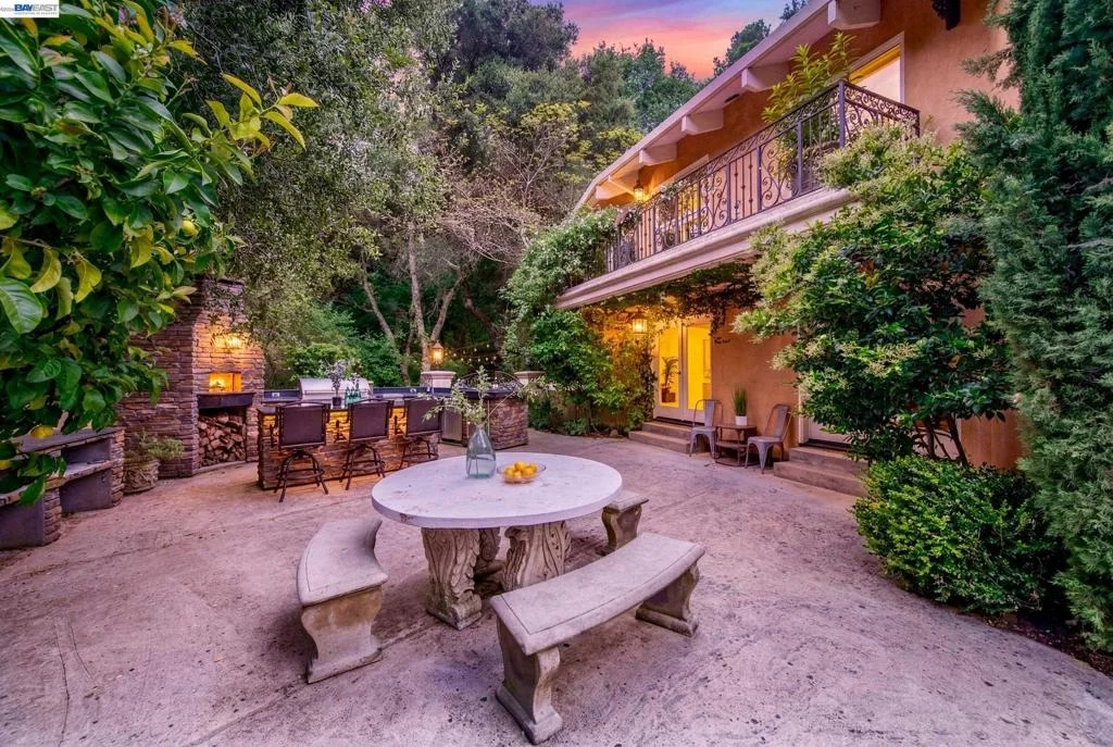 Photo of 35655 Palomares Rd