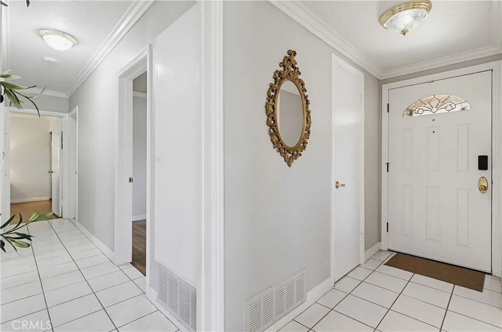 Photo of 555 W Shadwell