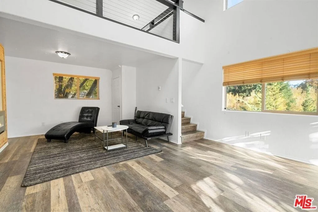Photo of 993 Cameron Drive