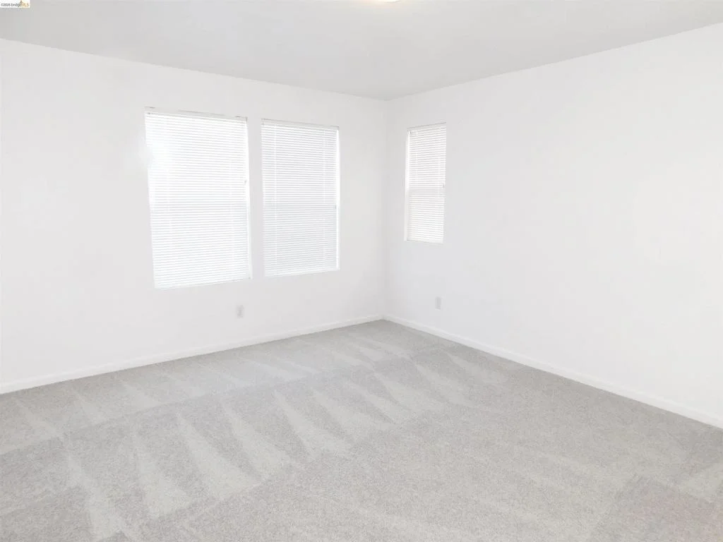 Photo of 639 Heritage Cir