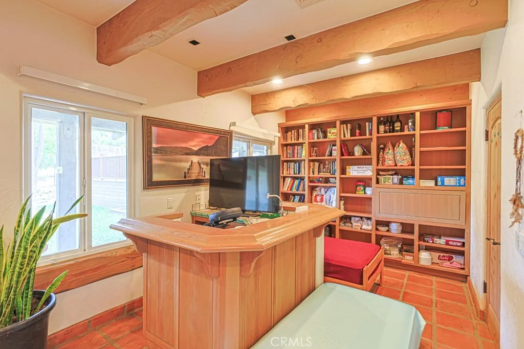 Photo of 38181 Valley Oak