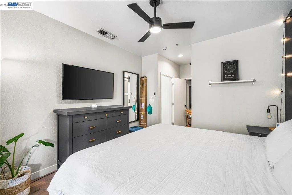 Photo of Unit 271 at 5501 De Marcus Blvd