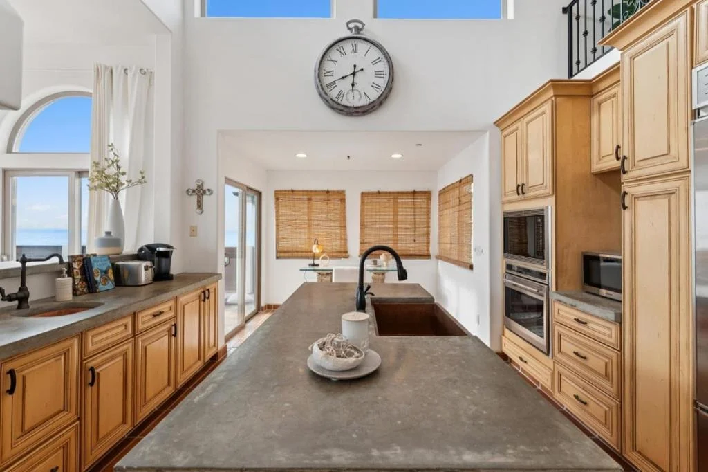 Photo of 1669 Beach Boulevard