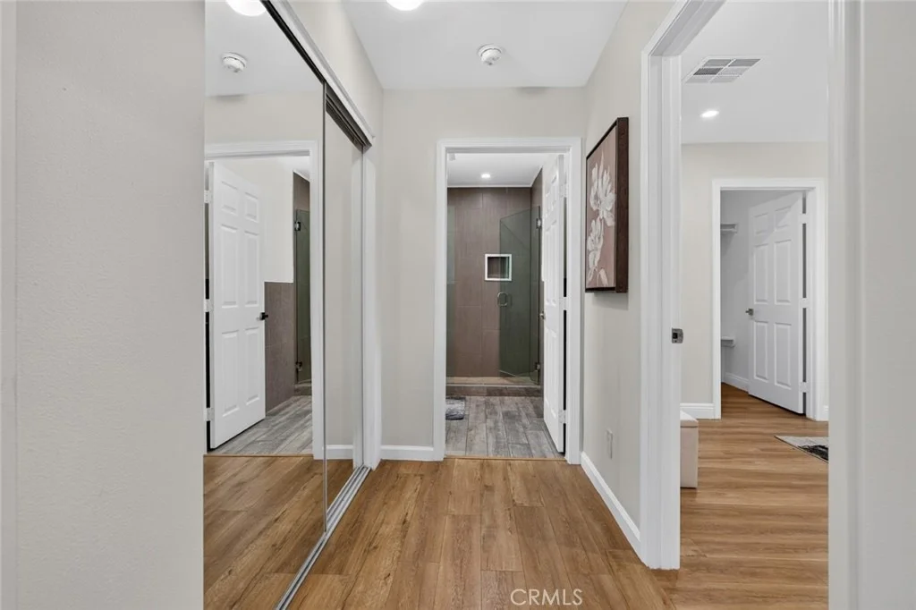 Photo of 528 W Doran