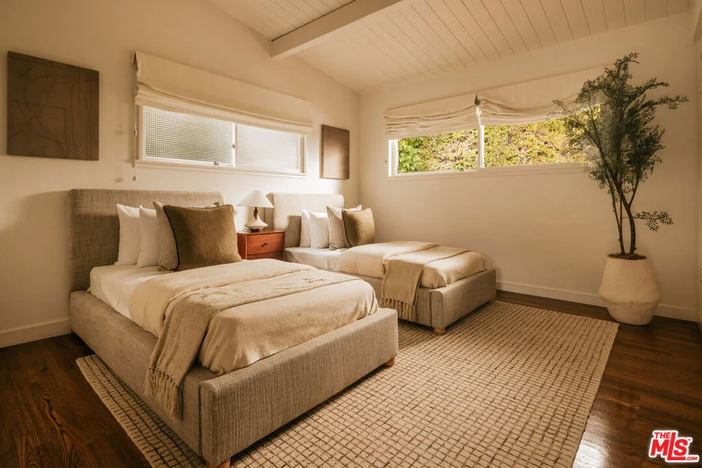 Photo of 588 Dryad Road