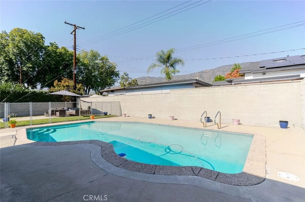 Photo of 447 W Bennett Avenue