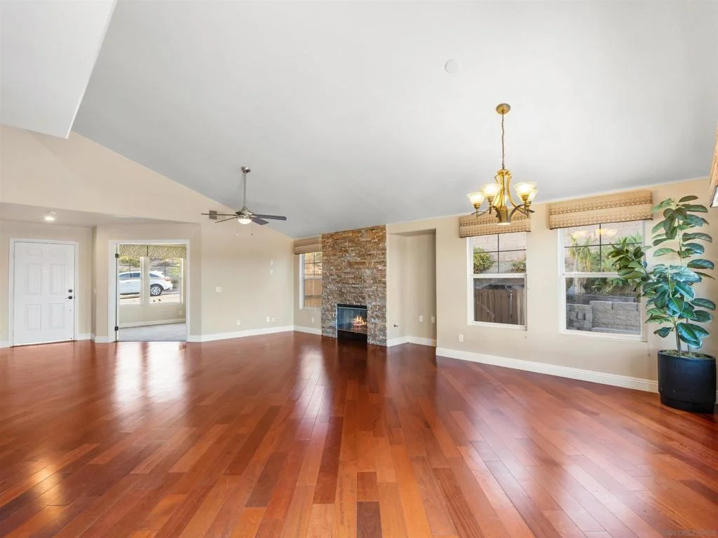 Photo of 2075 Boulders Road