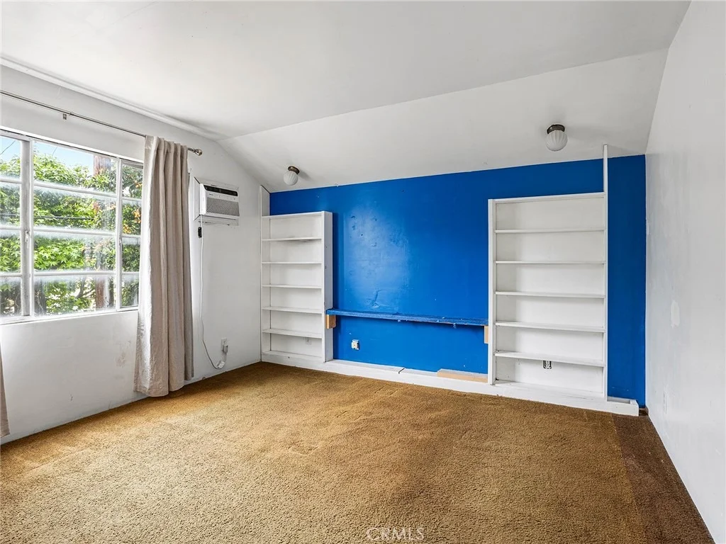 Photo of 836 N Parish Place