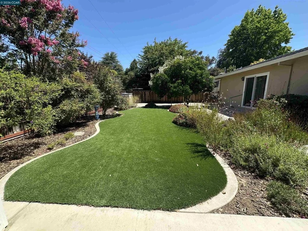 Photo of 1707 Bishop Dr
