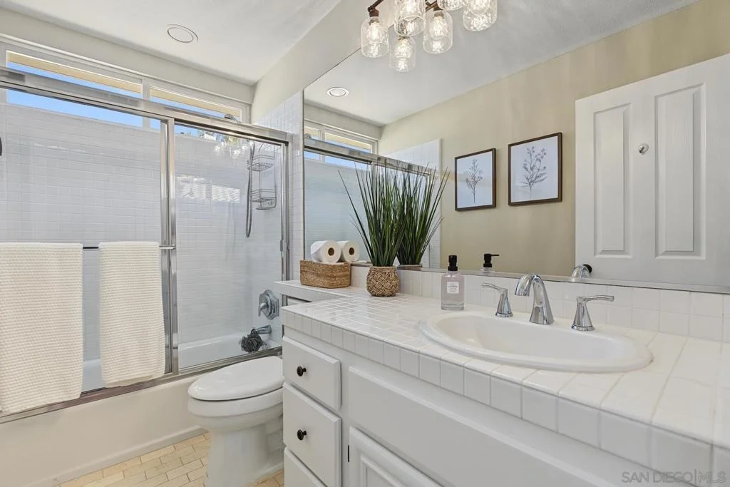 Photo of 45226 Camino Monzon