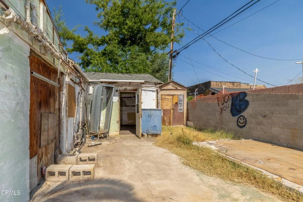 Photo of 3035 Lake Street
