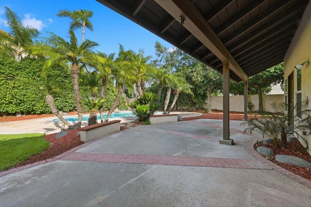 Photo of 350 Crestview