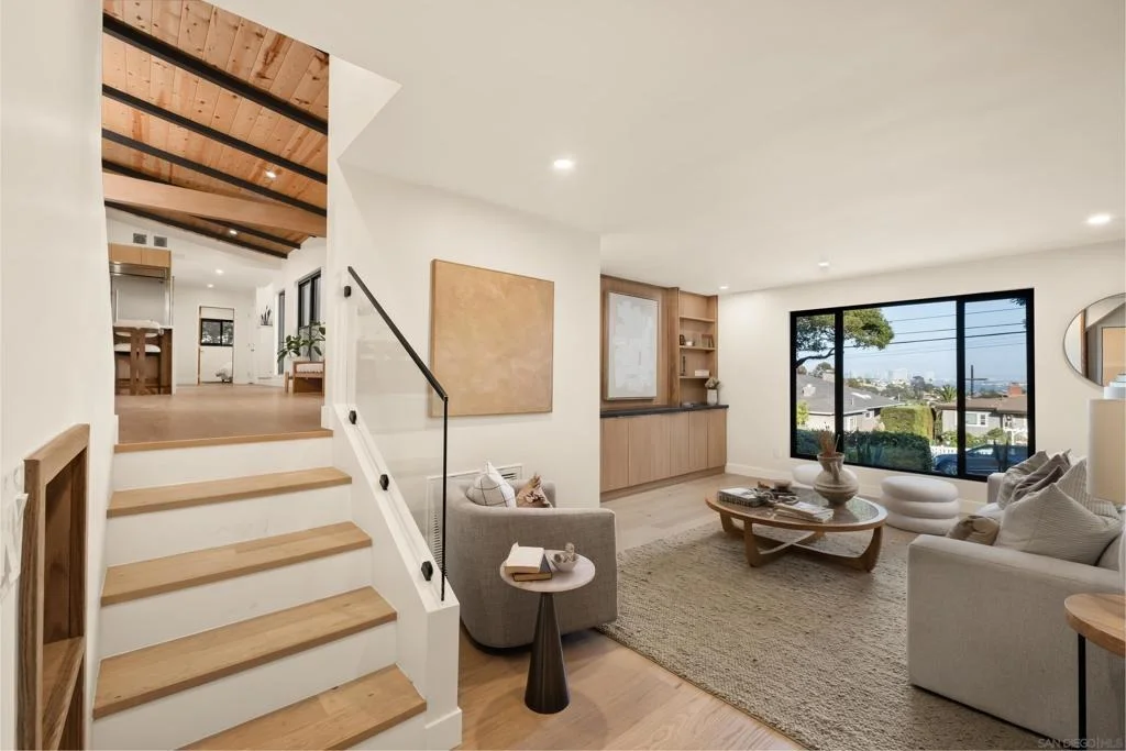 Photo of 3992 La Cresta
