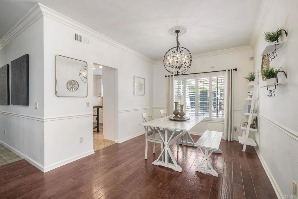 Photo of 975 Rose Arbor Drive