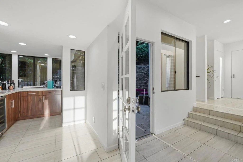 Photo of 6105 Avenida Chamnez
