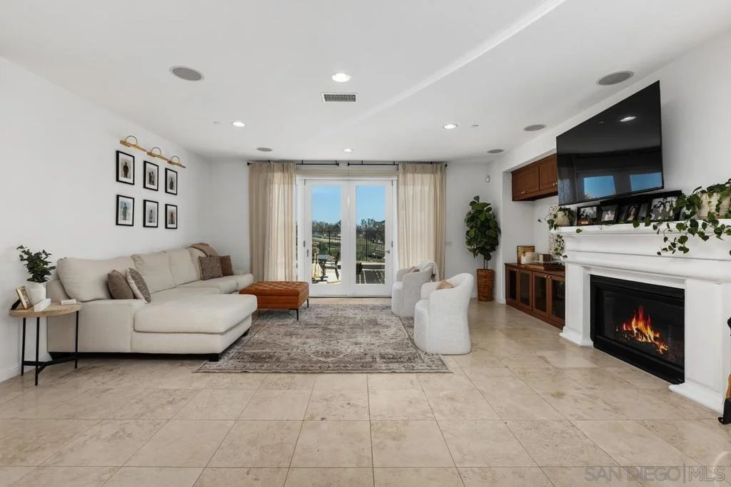 Photo of 1157 Village