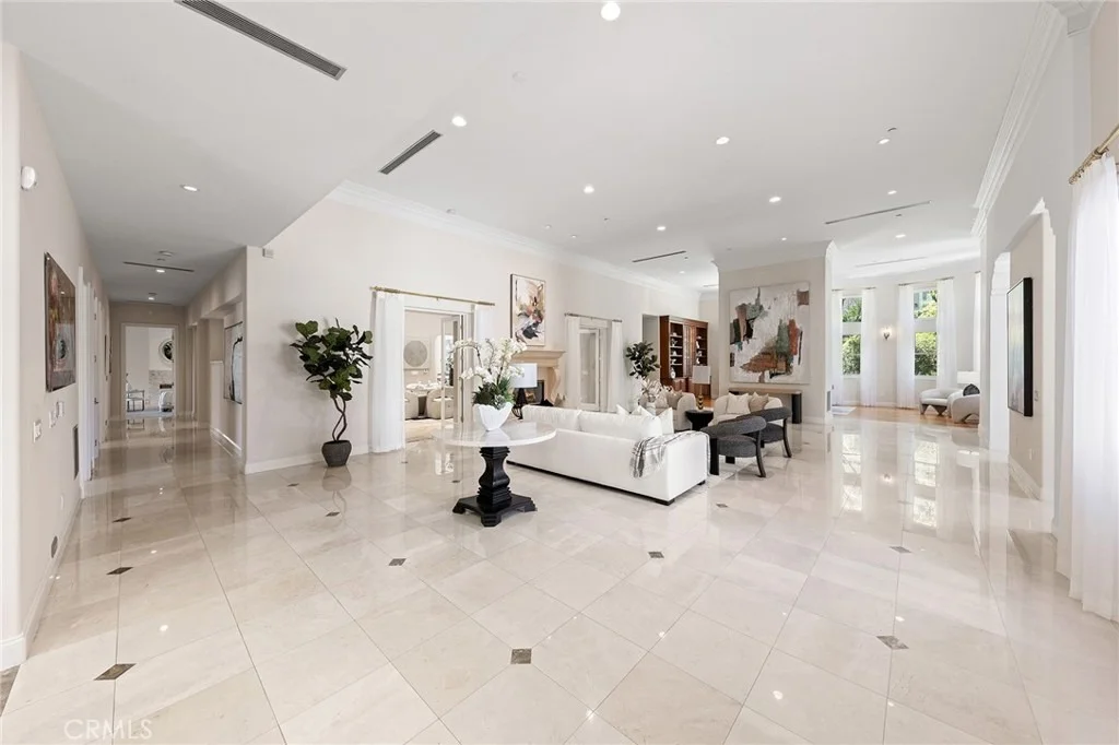Photo of 689 Leyland Drive