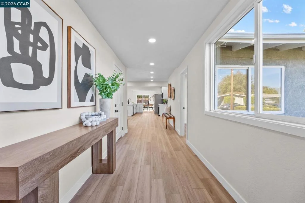 Photo of 2697 Mayfair